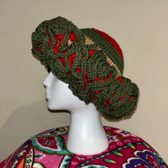 Triple Ruffle Beanie - Picture 3 of 4